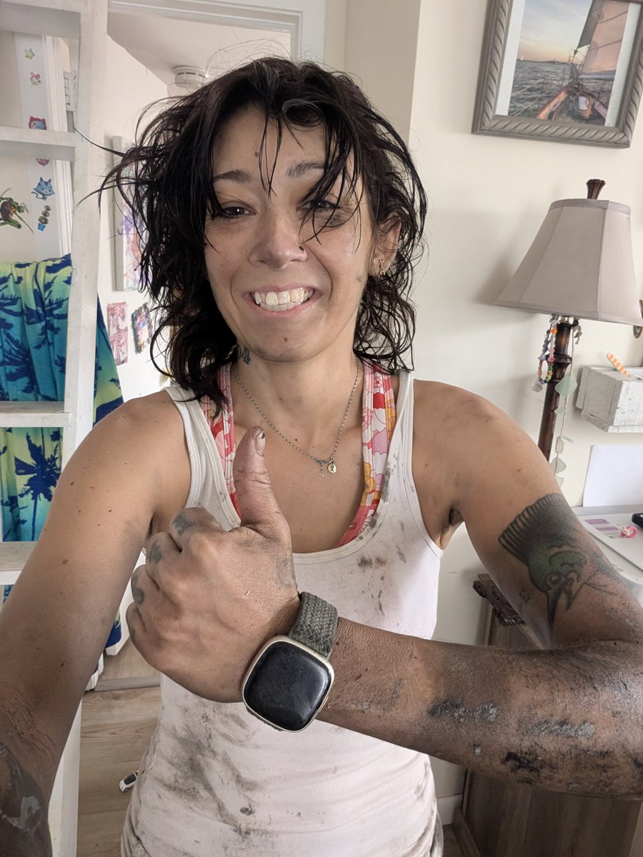 saltynsweetxoxo's tweet photo. F*CK it sending queefs to anyone who says "hi" 😈🦫💨 #freenudes #followme #dirtygirl #workinggirl #getitwhileitcums #newbie #smellypiratehooker #of #onlyfansgirl #queefqueen #fartporn https://t.co/4V8mxDJ6yp