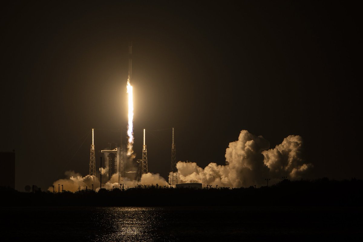 XFreeze's tweet image. SpaceX Falcon just hit a massive 600th successful first-stage landing milestone on today's Starlink mission from Vandenberg, touching down on Of Course I Still Love You

From the very first landing in 2015 to routine high-cadence reuse - this is reusability at scale

Falcon by