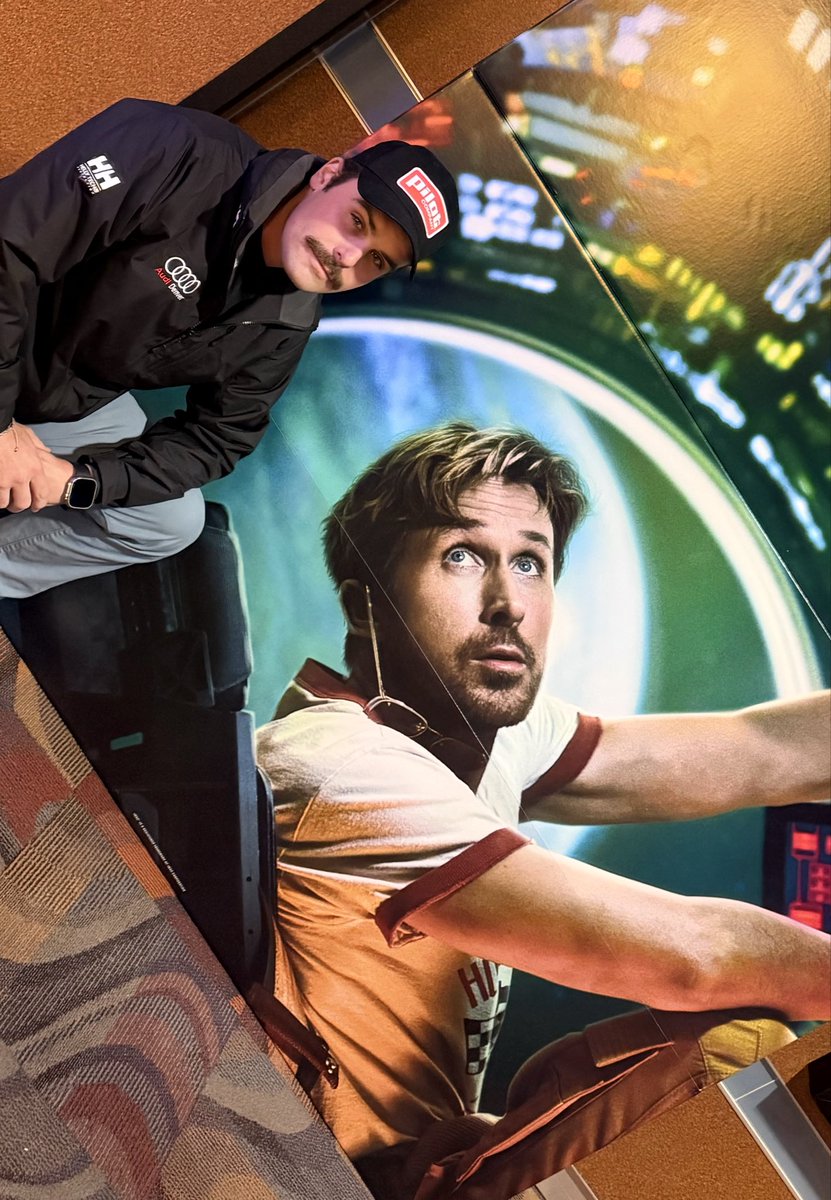 johnjarosz's tweet image. Champs Fly With Champs… 🛰️ #rocky #fistmybump