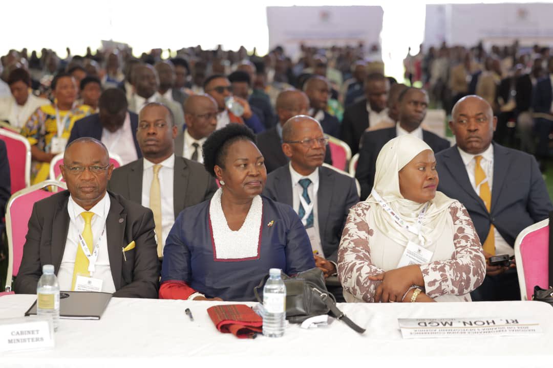 UNinUganda's tweet image. Closing the National Performance Review Conference 2026, the UN Resident Coordinator @1ZuluLeonard reaffirmed: when leadership is strong, systems work, and partnerships align-results follow.

Read his full remarks: bit.ly/4tVaIcv
 #SDGs