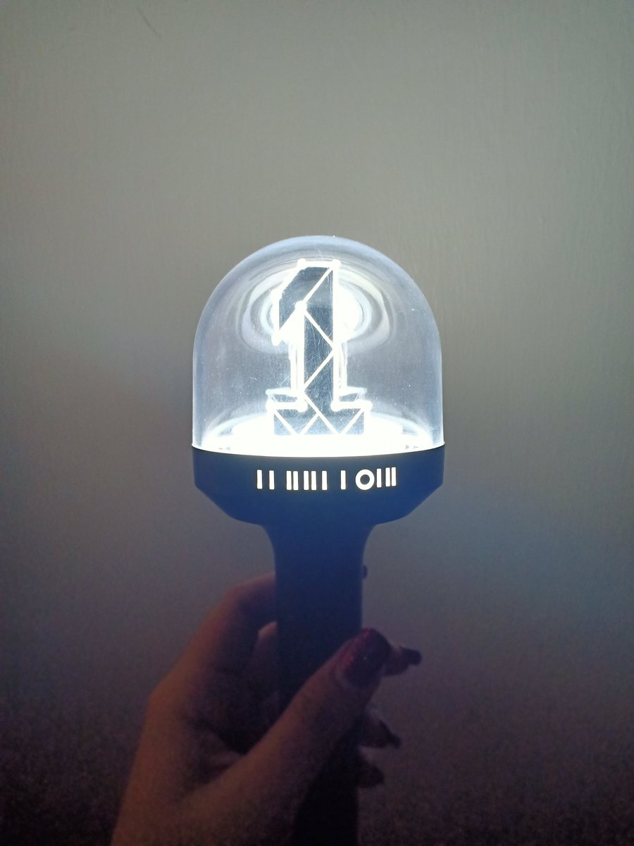 icezingsmile's tweet image. บงผมยังอยู่นะ เก็บไว้อย่างดี พร้อมหยิบมาโบกใหม่เสมอ 💖
#WANNAONE