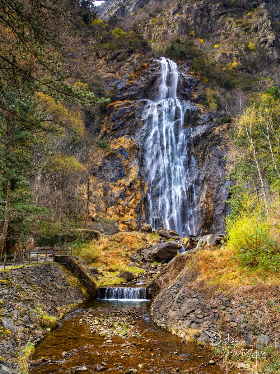 DelezeD's tweet image. Cascade de la Pissevache, joyau historique et naturel de la vallée du Trient 💦🧡💚🇨🇭
Vernayaz, Valais, Suisse, 04/2026

#suisse #switzerland #cascade #nature @valaiswallis @MySwitzerland_e