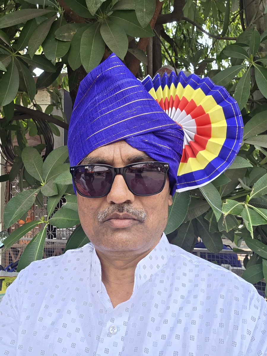 Shrikantgkwd's tweet image. एक तस्वीर में सिर्फ चेहरा नहीं होता, उसमें संघर्ष, सपने और हौसले छिपे होते हैं। यह पहचान है,आत्मविश्वास है और सफर की झलक भी।
#SelfIdentity #Confidence #BeYourself #SelfLove #Inspiration