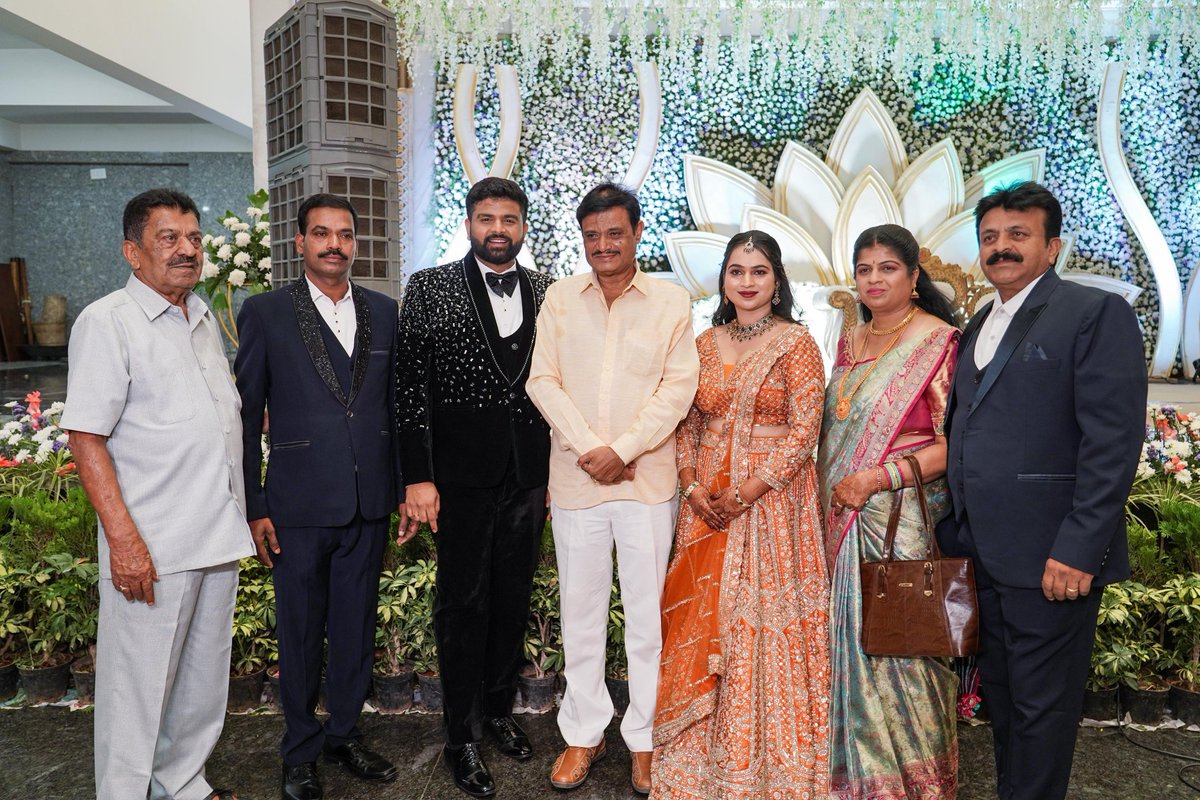 MlaMunirat52568's tweet image. ಇಂದು ವಿವಿಧ ಮದುವೆ ಸಮಾರಂಭಗಳಲ್ಲಿ ಭಾಗವಹಿಸಿದೆನು.#Munirathna #wedding