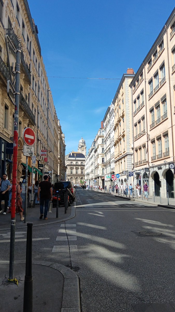 Tessatanus's tweet photo. lyon 💗 https://t.co/CXQjEhYWZV