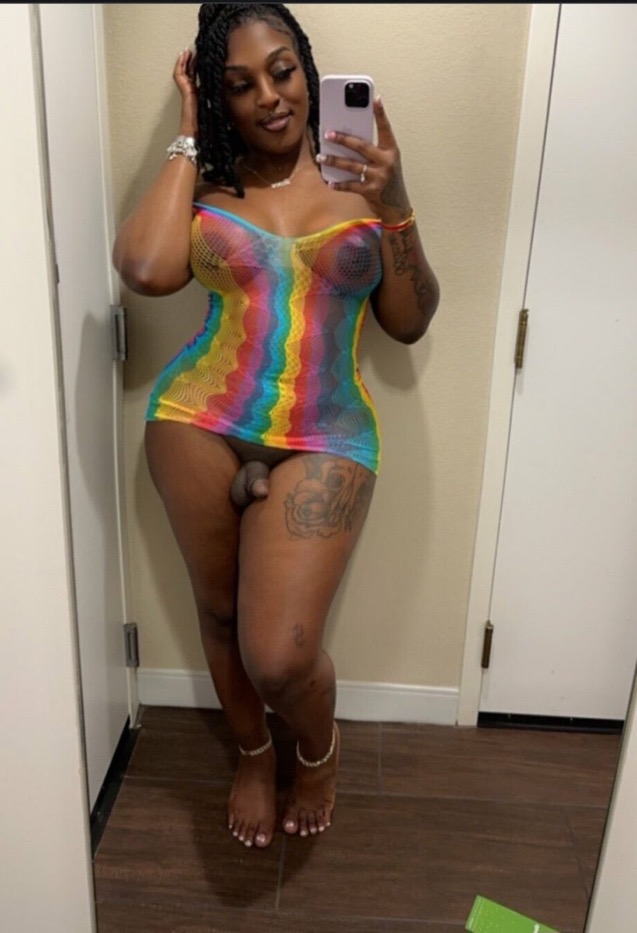 TsEmilyBrown095's tweet photo. 🌈🌈🌈 https://t.co/HguRIwwHRi