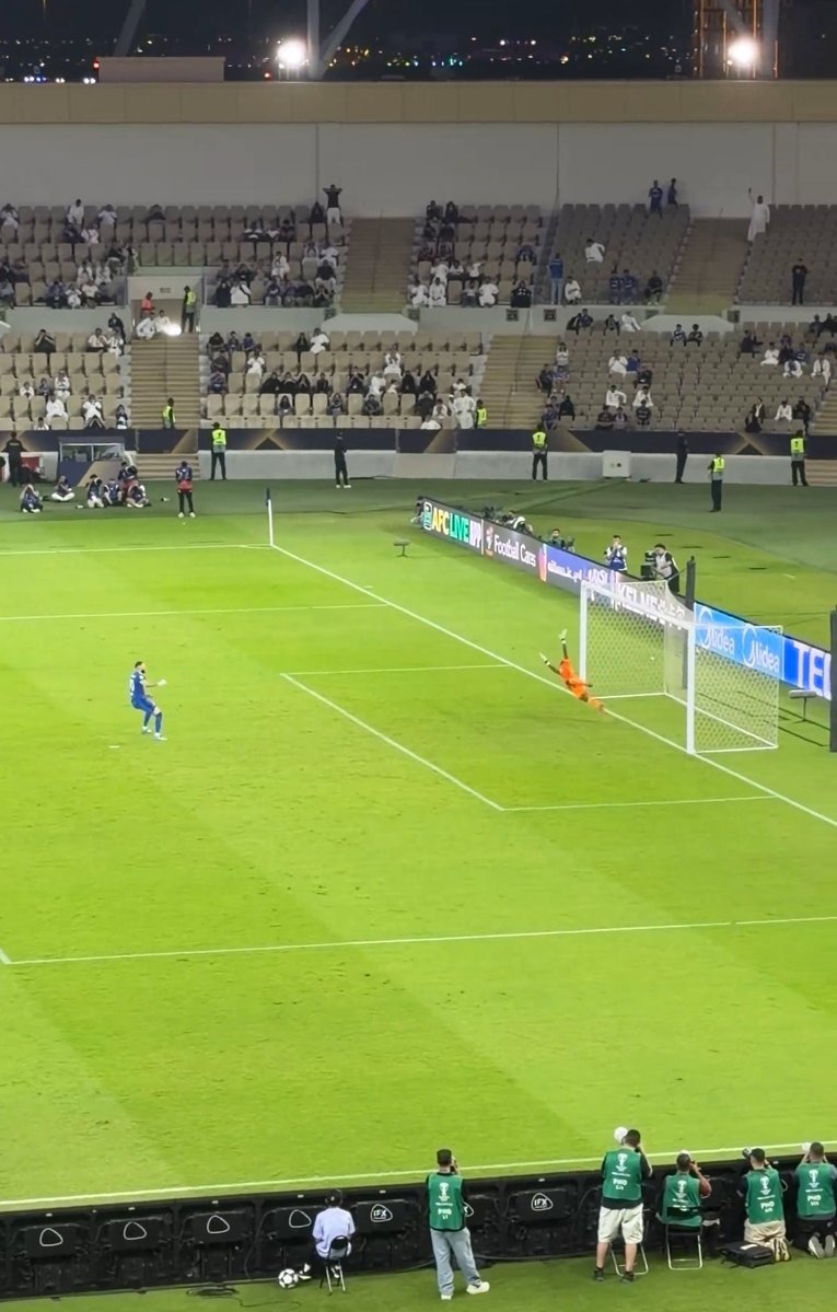 مالنا ذنب حنا 
تفاهموا معه أنتم  #كوكو  😂