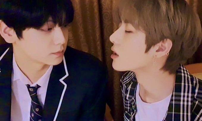 soobeomer's tweet photo. scene in a coming of age movie where the mc thinks shes abt to get her first kiss while her crush is wondering if shes abt to sneeze https://t.co/lHrTQSqylj