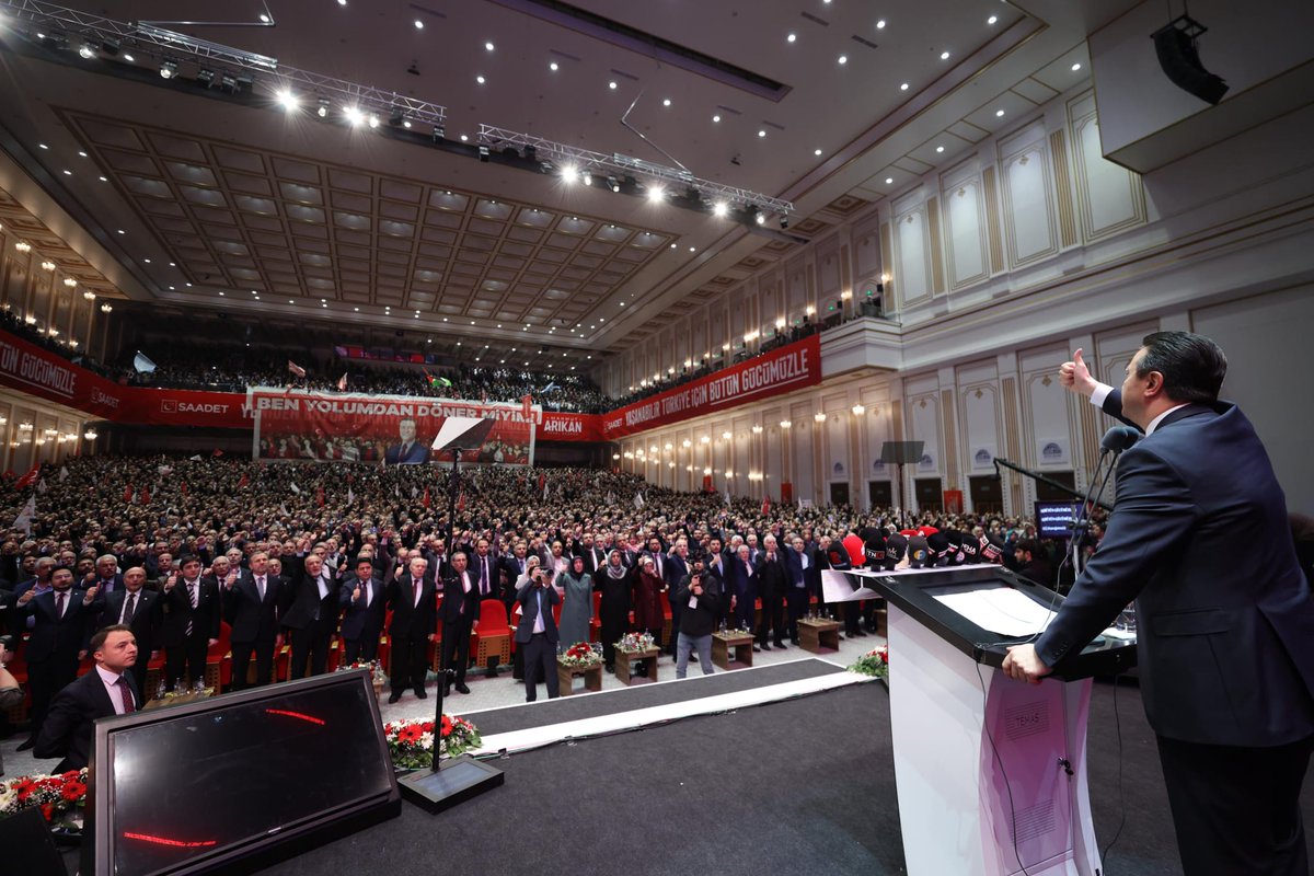 AGDSalihTURHAN's tweet photo. Saadet Partimizin Türkiye Divanı programı bugün büyük bir coşku ve heyecan içerisinde gerçekleştirildi. 

Ankara’da on binlerce vatandaşımızın katılımıyla icra edilen bu değerli buluşmanın başta Türkiye’miz olmak üzere tüm insanlığın saadet ve selametine vesile olmasını Cenab-ı Allah’tan niyaz ediyorum.