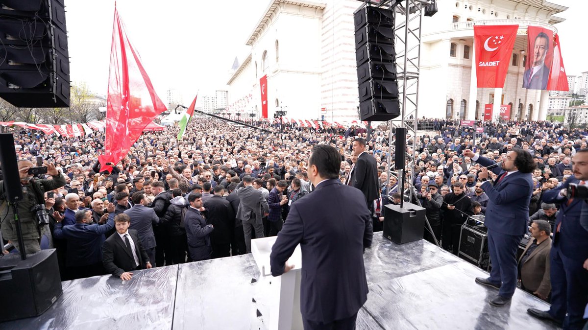 AGDSalihTURHAN's tweet photo. Saadet Partimizin Türkiye Divanı programı bugün büyük bir coşku ve heyecan içerisinde gerçekleştirildi. 

Ankara’da on binlerce vatandaşımızın katılımıyla icra edilen bu değerli buluşmanın başta Türkiye’miz olmak üzere tüm insanlığın saadet ve selametine vesile olmasını Cenab-ı Allah’tan niyaz ediyorum.
