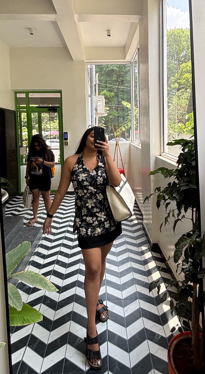 kaashvisaxena's tweet photo. i think this is my fav fit of this month https://t.co/7HNJXucMqe