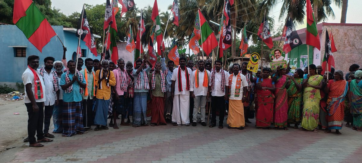 TRajeshbjp's tweet photo. இன்று மேலப்பாவூர் வருகை தந்த தென்காசி சட்டமன்ற தொகுதியின் வெற்றி வேட்பாளர் திரு Selvamohandas Pandian அவர்களுக்கு #தேசிய_ஜனநாயக_கூட்டணி சார்பாக மிக சிறப்பான வரவேற்பு வழங்கினோம்...💐🙏

#இரட்டைஇலை 
#தென்காசி_சட்டமன்றம் 
@BJP4TamilNadu @EPSTamilNadu
@BJP4_tenkasi https://t.co/wtKBPDv9WP