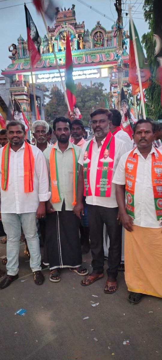 TRajeshbjp's tweet photo. இன்று மேலப்பாவூர் வருகை தந்த தென்காசி சட்டமன்ற தொகுதியின் வெற்றி வேட்பாளர் திரு Selvamohandas Pandian அவர்களுக்கு #தேசிய_ஜனநாயக_கூட்டணி சார்பாக மிக சிறப்பான வரவேற்பு வழங்கினோம்...💐🙏

#இரட்டைஇலை 
#தென்காசி_சட்டமன்றம் 
@BJP4TamilNadu @EPSTamilNadu
@BJP4_tenkasi https://t.co/wtKBPDv9WP