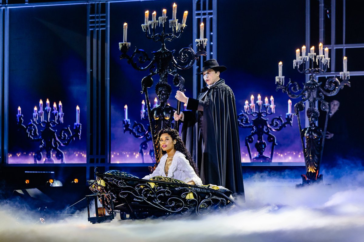 This time last week. 👀 
<a href="/OlivierAwards/">Olivier Awards</a> | #PhantomLondon