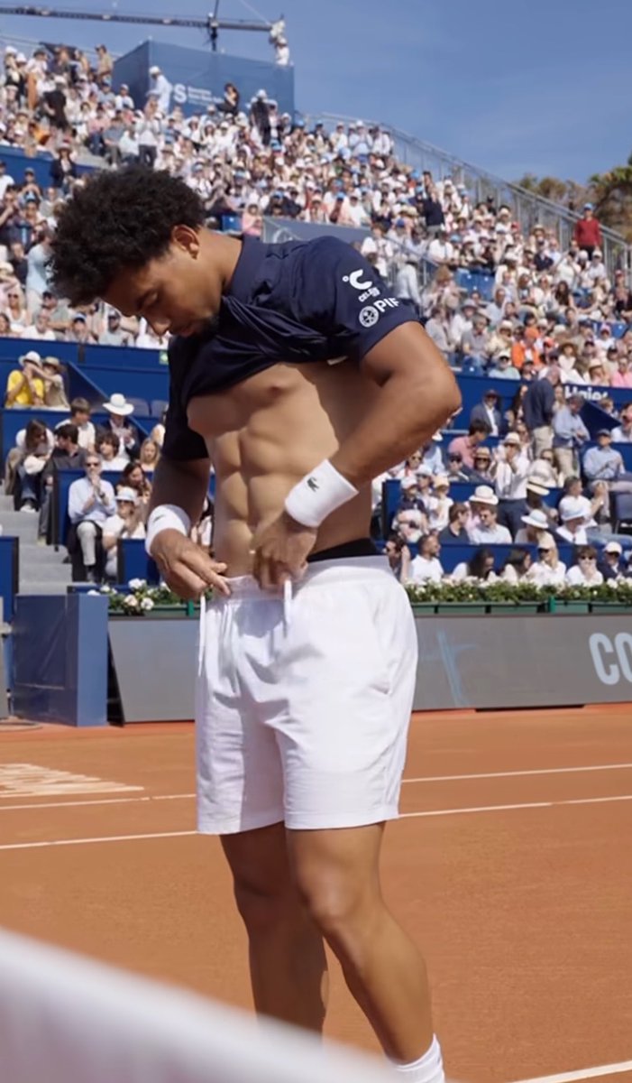 Djoko_UTD's tweet photo. Arthur Fils shows off his 8 Packs body after winning Barcelona title today 🤯 https://t.co/1rdinoL55Z