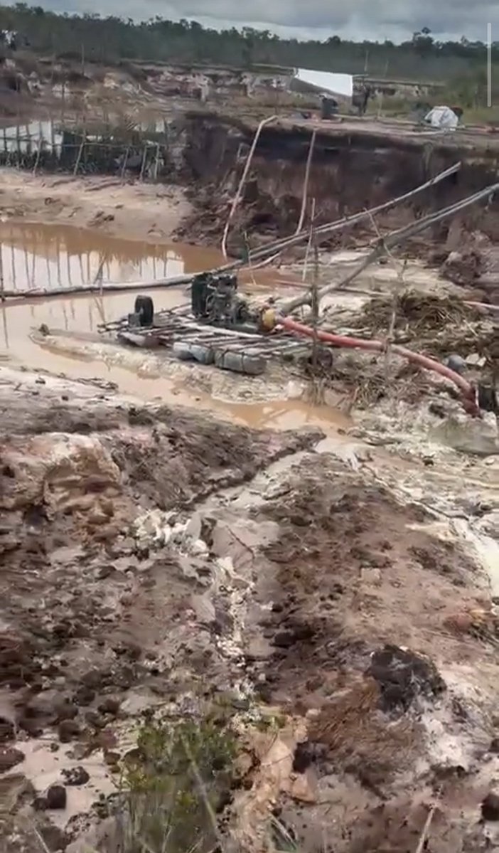 #Atencion #Venezuela 

🚨 Se sigue evidenciando el libre traslado de motores de alta potencia en #GranSabana para incrementar la actividad aurífera ilegal en áreas protegidas...

Continúa la falta d voluntad política y militar en detener el ecocidio al #SurDelOrinoco