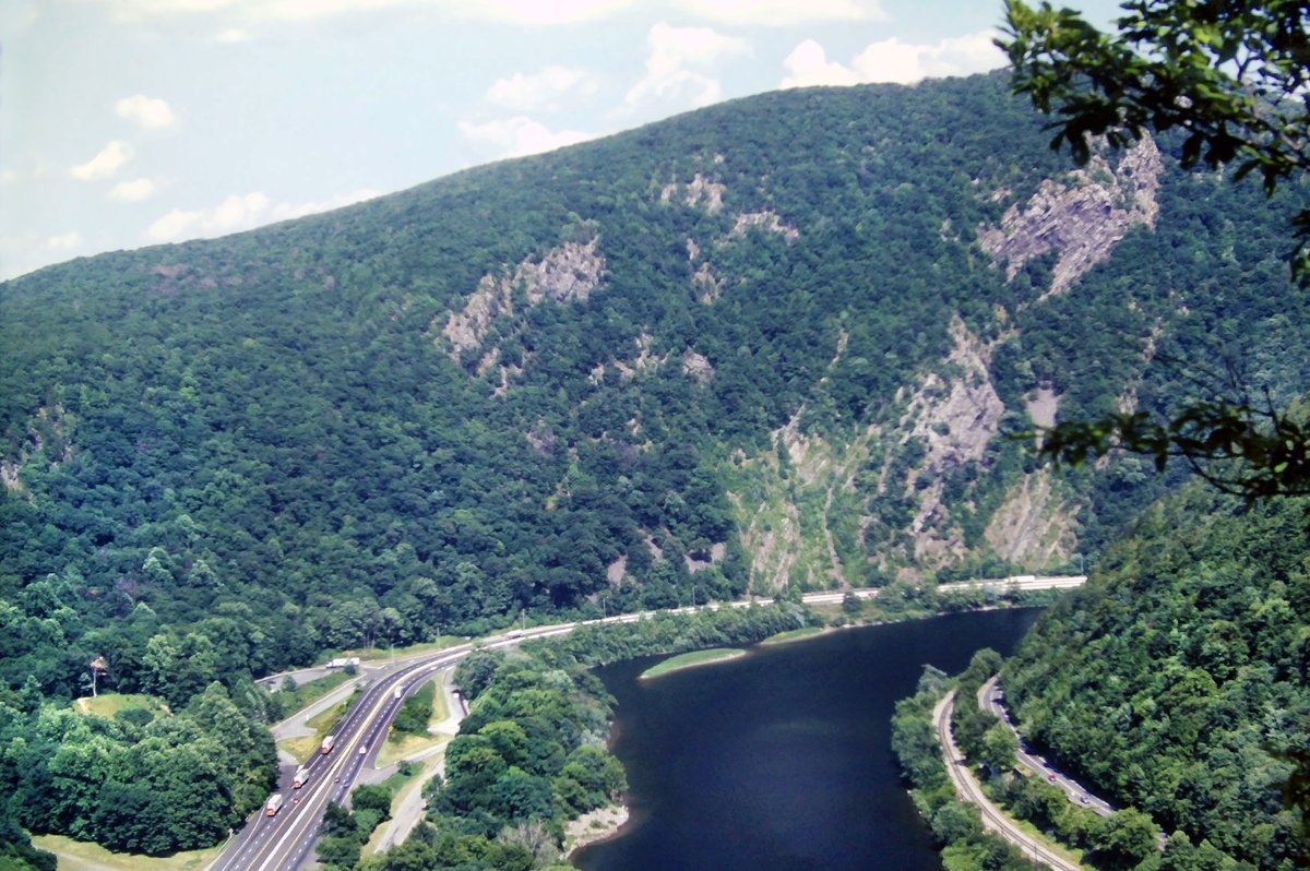 GSteffanos's tweet image. July 26, 1983: The next two miles or so of trail was one unbroken rock pile.
#backpacking #hiking #outdoors #landscapephotography #pennsylvania #nature #forest #mountains #AppalachianTrail