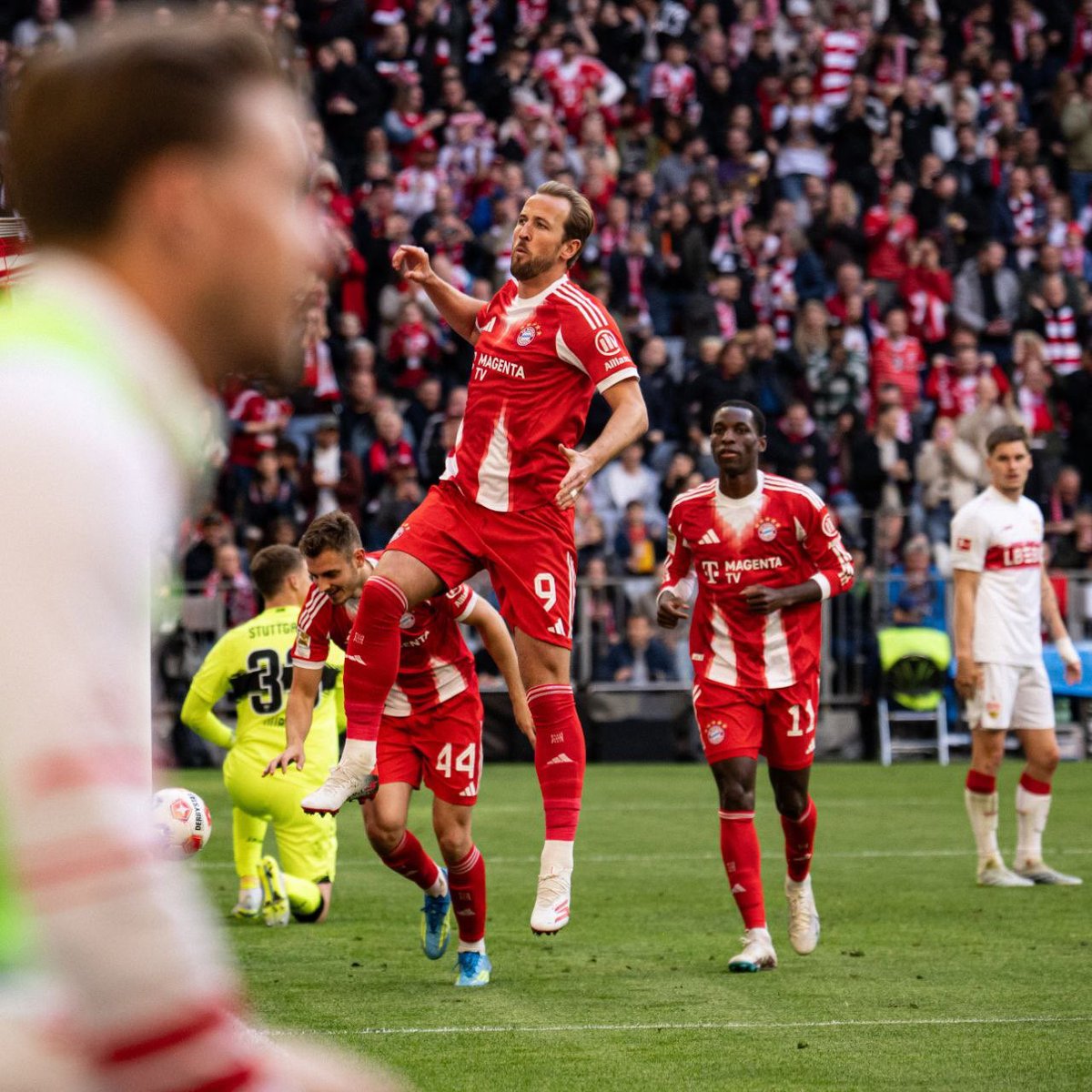 Treasuresportsm's tweet image. 🚨 𝗢𝗙𝗙𝗜𝗖𝗜𝗔𝗟: Bayern Munich have been crowned Bundesliga Champions once again. 🇩🇪🔝

Bayern have now won the title 13 times in the last 14 seasons:

🏆 2012/13: Bayern Munich
🏆 2013/14: Bayern Munich
🏆 2014/15: Bayern Munich
🏆 2015/16: Bayern Munich
🏆 2016/17: Bayern