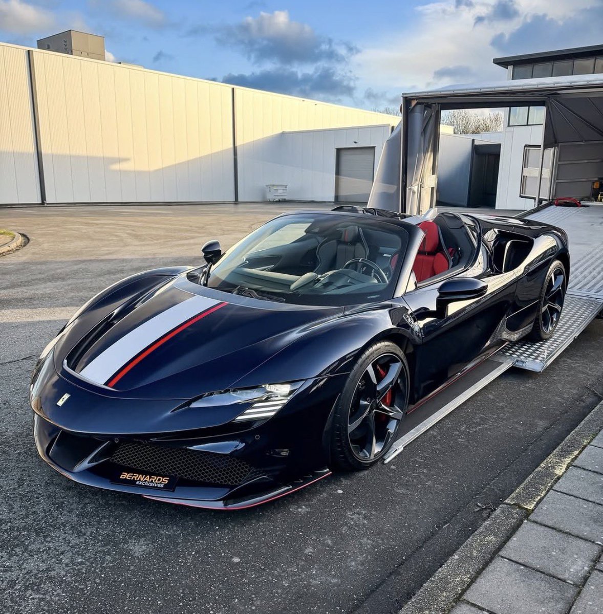 Car Pxrn tweet media
