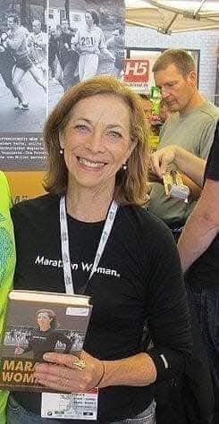 Un día como hoy, Abril 19 pero de 1967, Kathrine Switzer forjó el destino de las mujeres corredoras en Estados Unidos y el resto del mundo, al ser la primera mujer inscrita en correr un maratón.

Se inscribió para correr la legendaria maratón de la ciudad de Boston, Estados