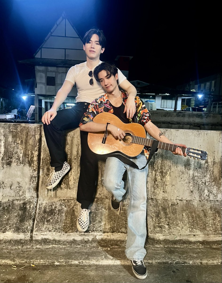 หมาเห่าเครื่องบิน | ADogAndAPlane tweet media