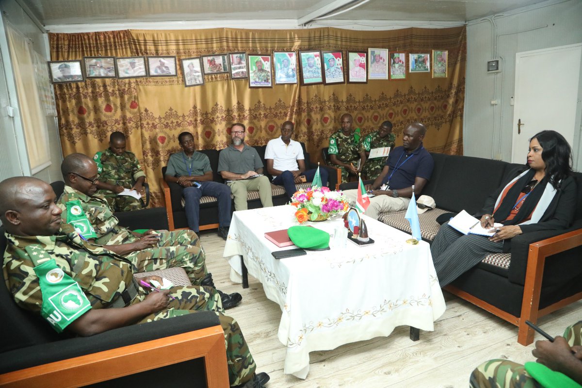 aussom_'s tweet photo. AUSSOM Sector 5 Commander Brig. Gen. Michel Ndenzako today received a @UN delegation in Jowhar, led by @UNSOS_  Sector 5 Regional Administrative Officer Ms. Adja Sakho, following his recent assumption of duties.

Brig. Gen. Ndenzako briefed the delegation on the security situation, with discussions focusing on joint planning priorities and improved alignment of operations among key stakeholders across the sector.

Both sides reaffirmed their commitment to enhancing operational effectiveness and maintaining stability in support of peace and security in Somalia. #AUSSOMInTheSectors