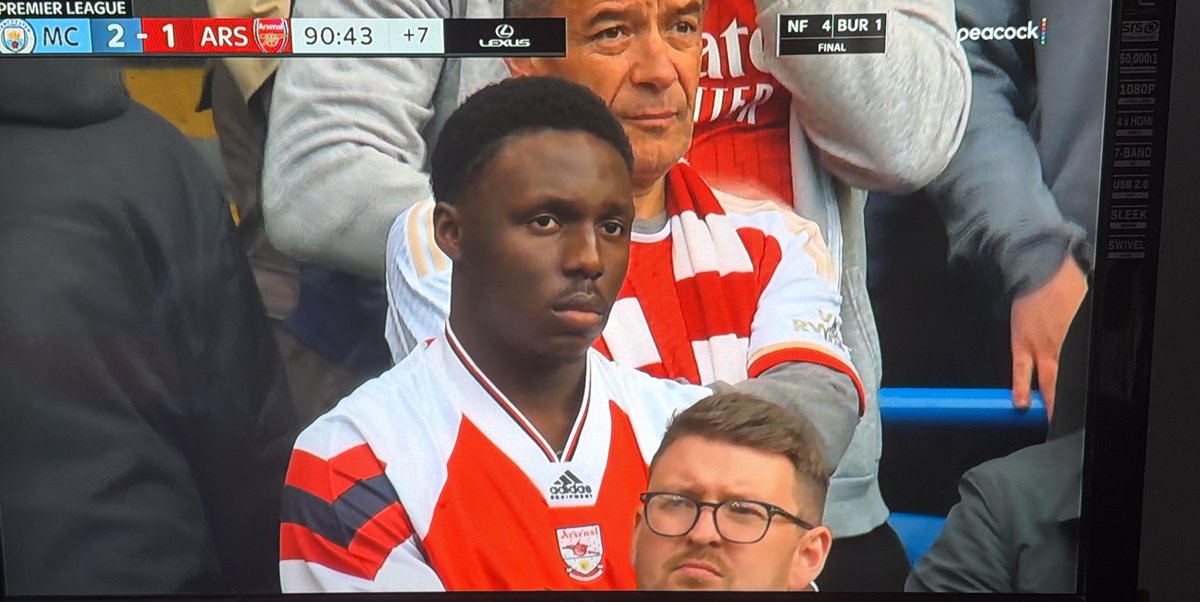 Wizarab10's tweet image. Na this guy I pity pass