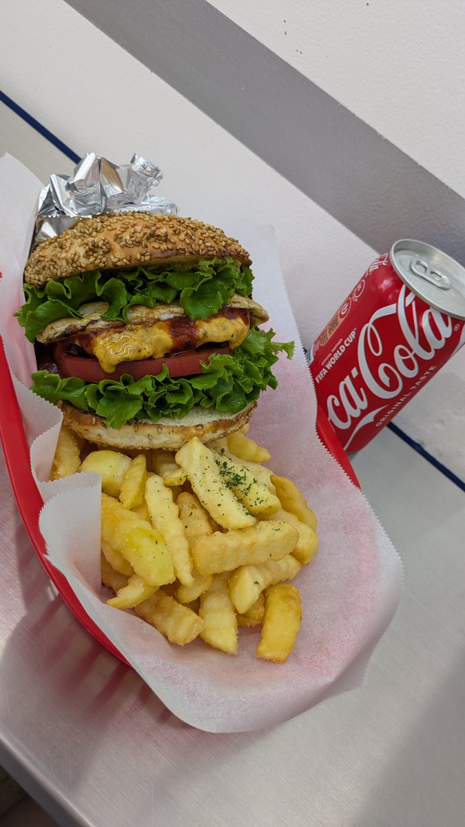 たける tweet media