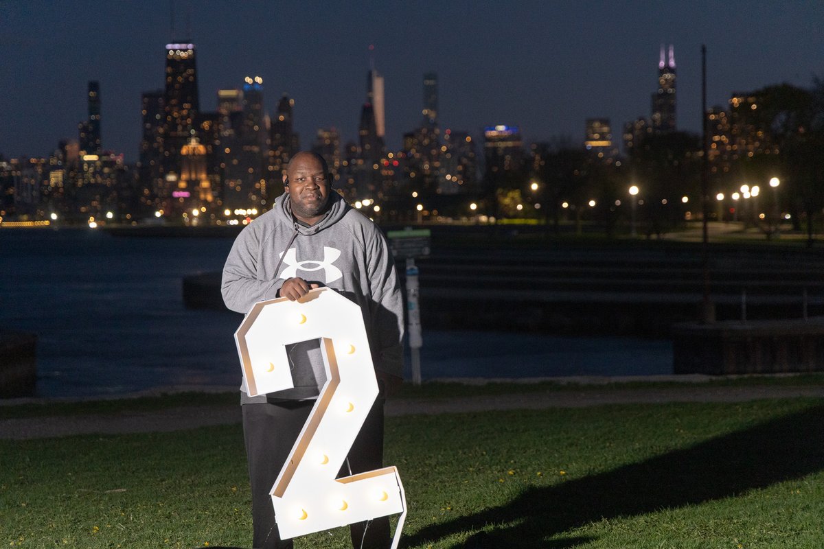 Jay3130Jay's tweet image. I had this amazing concept for a #Chicago graduation shoot. I tested it out last night and as it turns out the Windy City meets Paper numbers superglued together aren't a good pair. 6 tore in half and this shot is right before number 2 took its last breath