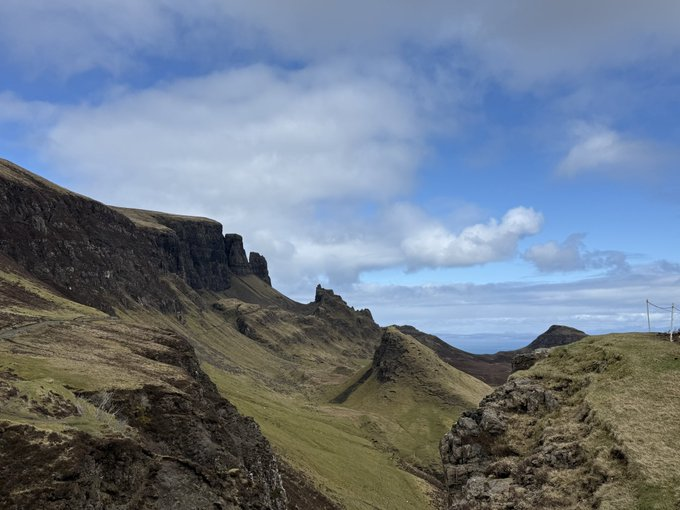Bella_6860's tweet photo. Rugged cliffs, open sky, and a valley that feels like it belongs to another world how could a landscape like this not leave you completely in awe? #MountainView #ScenicLandscape #NaturePhotography #WildPlaces #EpicViews https://t.co/G2xvnoijJK