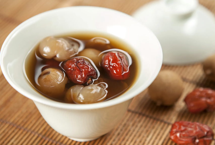 dattamilan's tweet image. Swap processed snacks for this Crunchy Apple u0026 Almond Butter Bowl!  Fiber-rich apple + protein-packed almond butter = sustained energy, no crash. Perfect for midday cravings—simple, satisfying, no guilt. #CleanEating #FatLossFuel