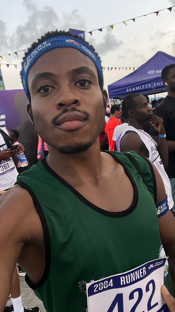 ToheebOlamide__'s tweet image. 22km marathon race
But I saw shege!!!
Running on sand isn't what I bargained for😫
My Yakubuuuu almost didn't manage , but he did!!!💪🏾💪🏾

#Runner #Athlete #Marathon