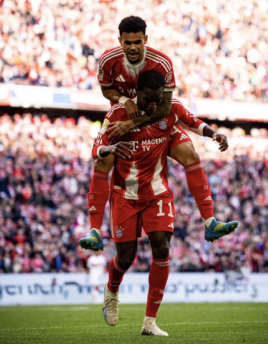 PSierraR's tweet image. 🚨 Luis Díaz es campeón de la Bundesliga con el #BayernMunich 🇨🇴

👀 Es el título #17 del extremo en su carrera