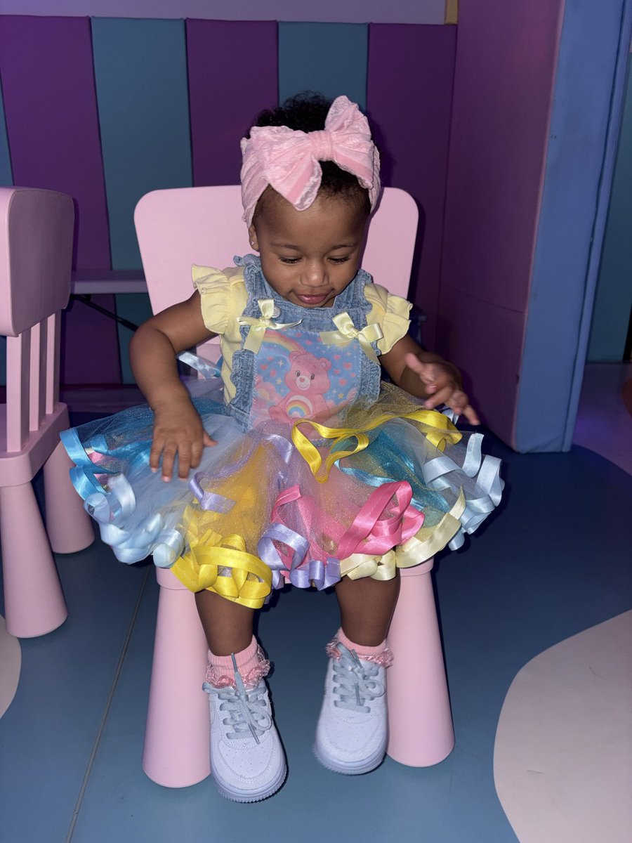 hoodmfprincess tweet media