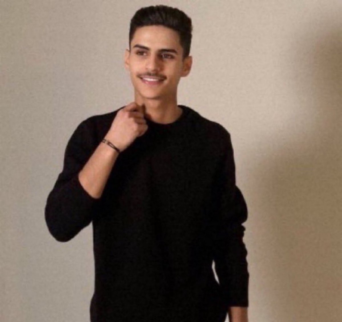 D7mi - T W I X tweet media