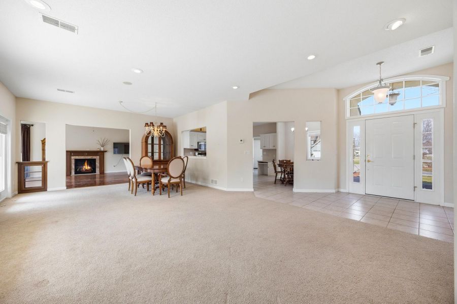 mnhometown's tweet photo. Hometown Realty Featured 2026 Property of the Week 17. 1320 Heritage Avenue NW, Hutchinson, MN. MLS# 7044502.
#hometownrealty #hutchinsonmnrealtors #homesforsalehutchinson #housesforsalehutchinson #realestatehutchinson 
https://t.co/9ROnk6vPY4 https://t.co/5pBvL46doJ