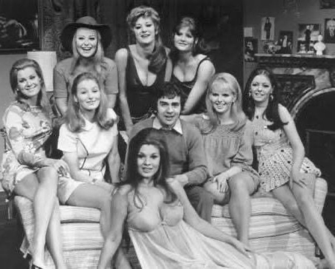 vickimichelle's tweet image. Happy Heavenly Birthday Brilliant Dudley Moore CBE. Had a fantastic time working  with him in “Play it Again Sam” with Lorna Heilbron, Patti Brake, Juliet Kempson, Angela Ryder, Jennifer Clulow, Vivienne Cohen and Anne de Vigier @ArlingtonTalent #DudleyMoore #SundayThoughts