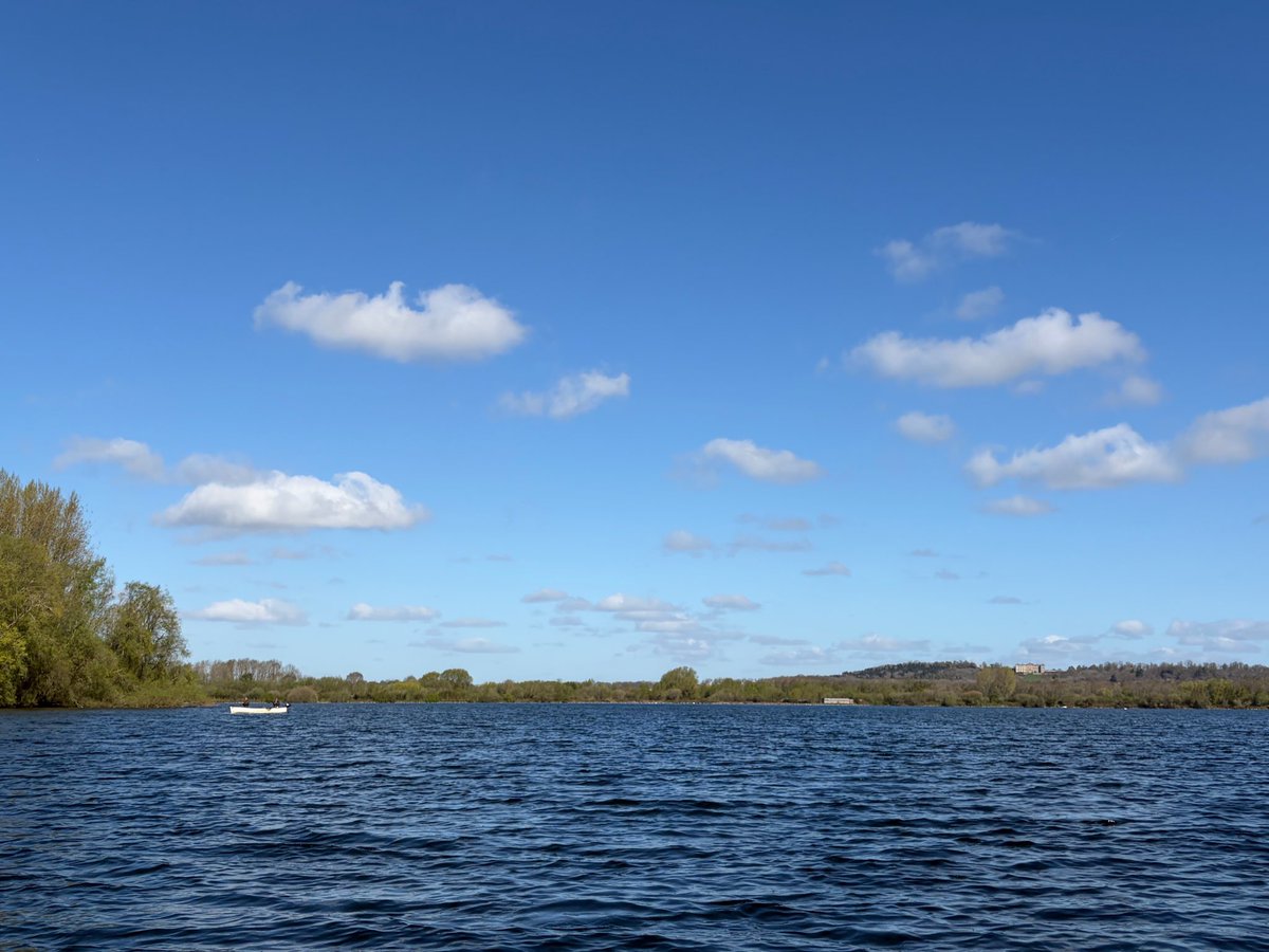 andyflyfisher's tweet image. Another wonderful flyfishing outing on the mighty Rutland water and again it certainly didn't disappoint! 
A beautiful Brown trout for John Miller.

📸 Andy Miller 
#flyfishing