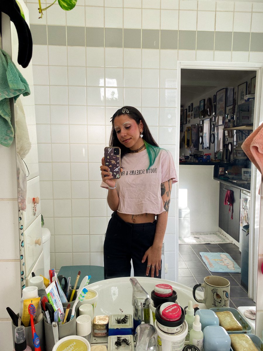 lici 🦇 tweet media