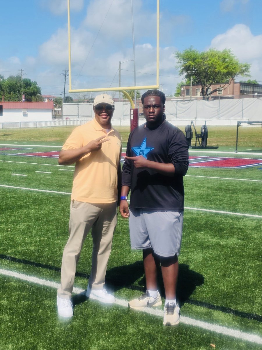KniceINC's tweet photo. Honored to have attended SC State junior day with @samarion_d and @SamuelSmit24142 on April 4th. It was truly an inspiring day. A well put together event. @coachberry77 @Coach_JO_ and @SCState_Fb. 

https://t.co/zmyZSCU4DX https://t.co/WMD2vNg8zz