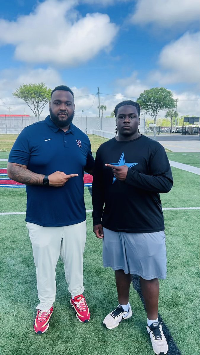 KniceINC's tweet photo. Honored to have attended SC State junior day with @samarion_d and @SamuelSmit24142 on April 4th. It was truly an inspiring day. A well put together event. @coachberry77 @Coach_JO_ and @SCState_Fb. 

https://t.co/zmyZSCU4DX https://t.co/WMD2vNg8zz