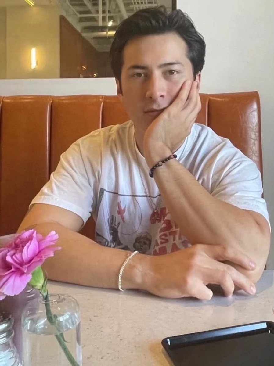 Shane Hollander tweet media