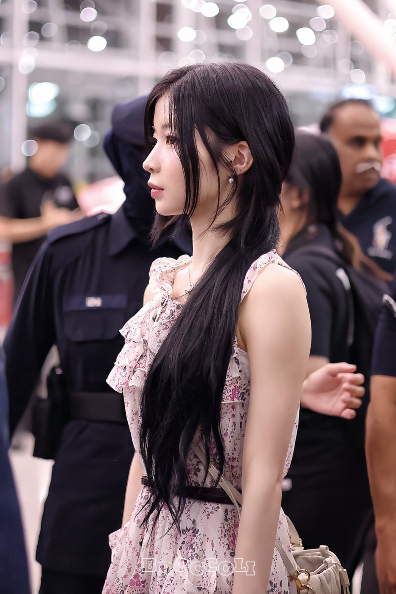 broccoli_ae's tweet image. 250620 
🇲🇾🌙🐰🤍

#ASA #ENAMIASA #아사 #榎並杏紗 #베이비몬스터 #BABYMONSTER