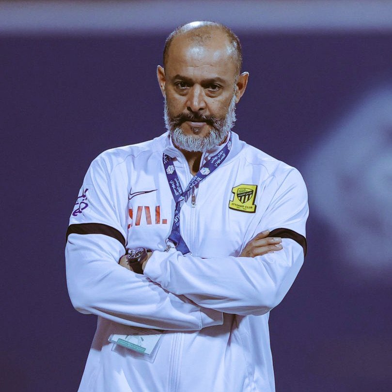 نونو سانتو مدرب ناجح بأول موسم، وتوّج نجاحه بثنائية.. لكنه الموسم الثاني فشل

لوران بلان مدرب ناجح بأول موسم، وتوّج نجاحه بثنائية.. لكنه الموسم الثاني فشل

هل كان يجب إقالتهم؟
نعم، استمرار التخبطات بعدهم لا يعني أن إقالتهم خطأ! فالخطوات الخاطئة بعد الإقالة لا تعني أن الإقالة خطأ.