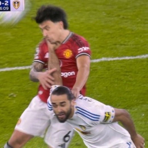 IgorLuciano19's tweet photo. Guess which one was a red card…. Games absolutely gone https://t.co/6BU8J9cppw