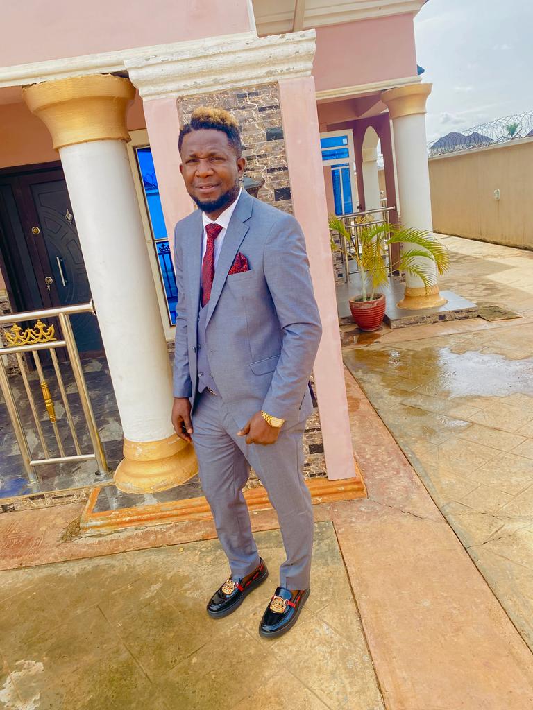 c2cnaija's tweet photo. Happy Sunday my friends and supportive fans.
Always speak positivity to ur life.

Download and stream my latest hit song FINE BOBO. Enjoy good music 🎧🎶🎶
Link in the comment section 👇👇👇
#singerboi #finebobo #fypシ゚ C2Cnaija https://t.co/qNSu2BRxMl