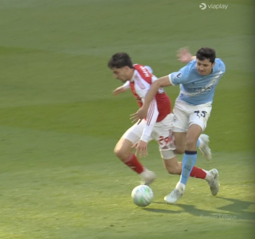 I think it's now clear that UEFA is out to get Barca.

We've seen multiple incidents throughout this weekend that went the opposite direction when it was Barca.

How are we supposed to win the UCL? It's impossible when your biggest opponent isn't even the rival teams.