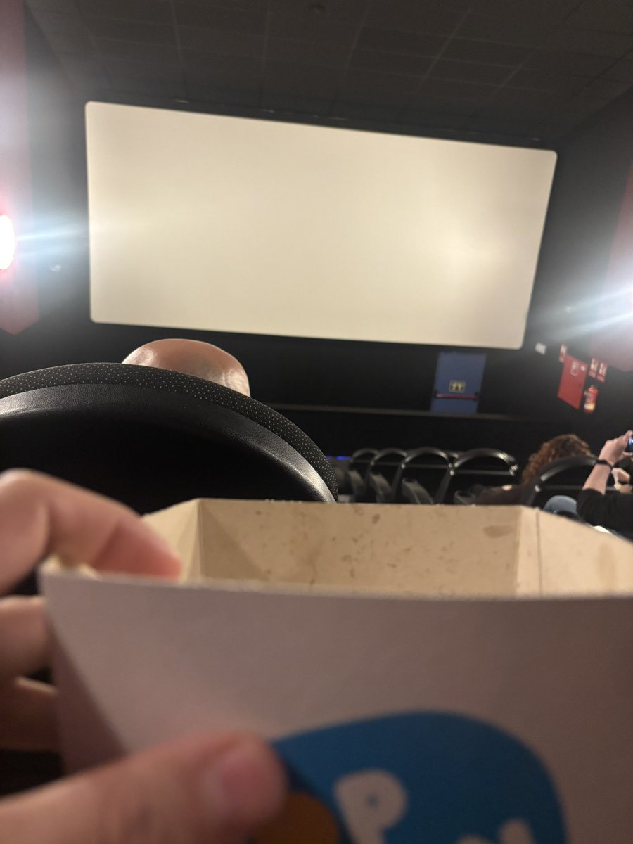 UkkoGamer's tweet photo. Toca pasar un buen rato viendo la película de la momia🍿🎬 https://t.co/dg8JOwQN9l