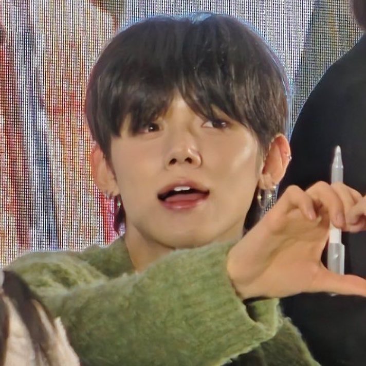 loopszzn's tweet photo. yeonjun’s bunny teeth are the cutest thing ever https://t.co/k7hW4258bg