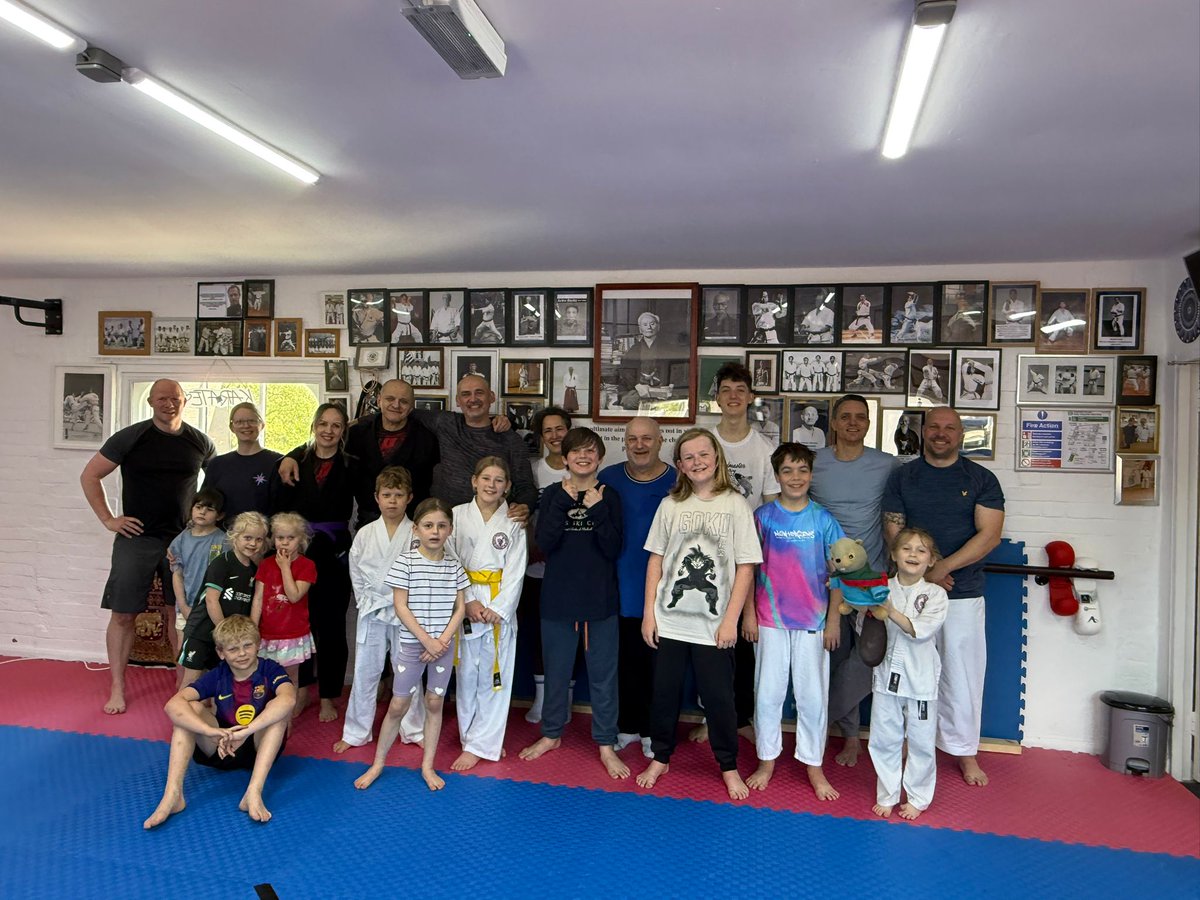 CBacsak's tweet photo. What a day at the dojo.
A huge thank you to Attila Sensei (black belt, head instructor) and Patrycja (purple belt) from Carlson Gracie Slough, who delivered an outstanding Brazilian Jiu-Jitsu seminar for the Fudokan Karate Alton team and our Amazon Club Women Seld-defence members https://t.co/HX32Ps4net